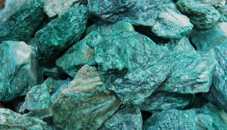 Fuksit Taşı Nedir? Özellikleri Nelerdir?