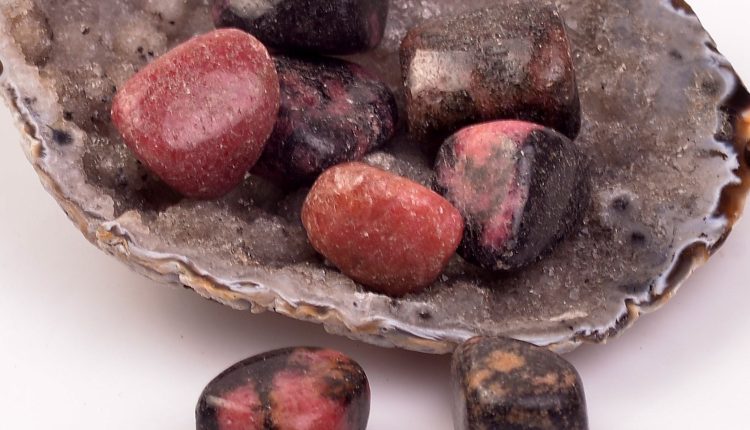 Rodonit Taşı Nedir? Özellikleri Nelerdir?