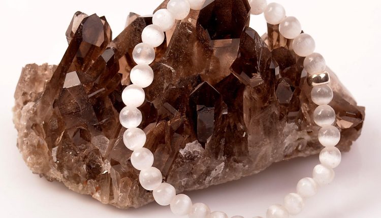 Selenit Taşı Nedir? Özellikleri Nelerdir?