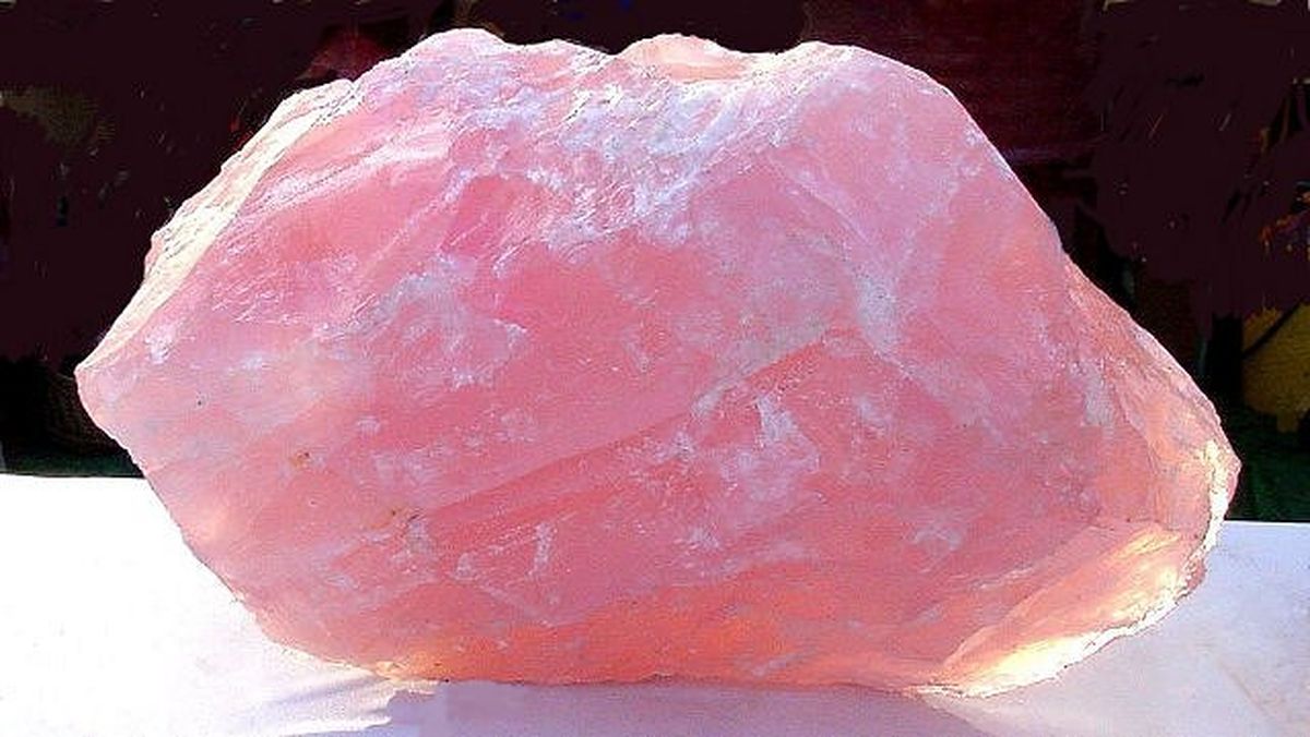 Pembe Kuvars Taşı ve Faydaları