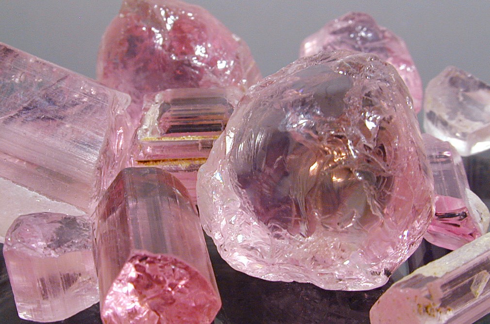 Pembe Turmalin Taşı